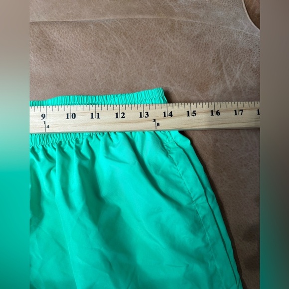 NWT Under Armour Mens 2X Volley Shorts Beach Running Mesh Lined Loose Fit Active - Picture 4 of 7